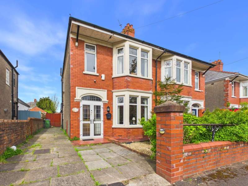 Pedair Erw Road, Heath